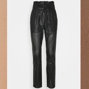 Good American Perforated pleather Pleated pants size 20
